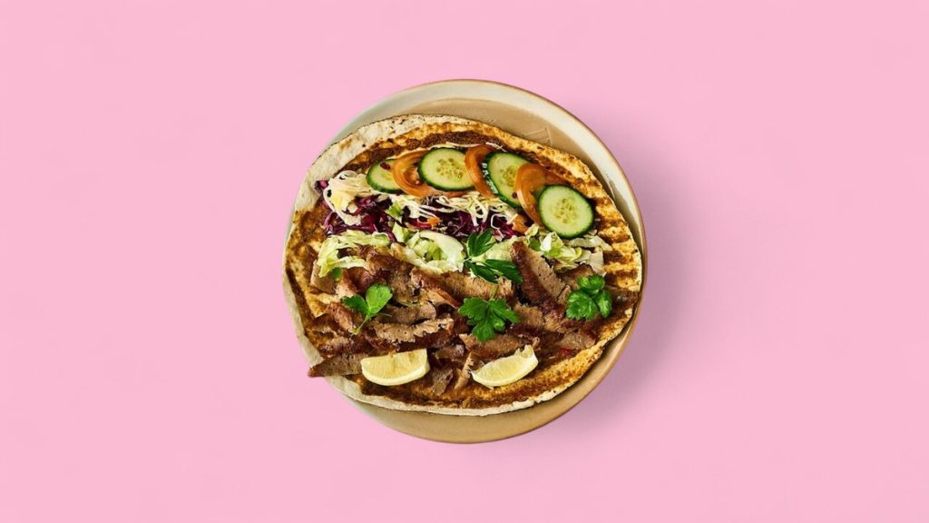 Lahmacun mit Dönerfleisch